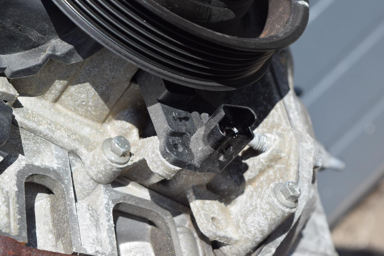 датчик коленвала Volvo V60 1 поколение 2012, 1.6 л., B 4164 T3, бензин, робот, черный, универсал, передний привод, правый руль, BM516C315BA - фото №1