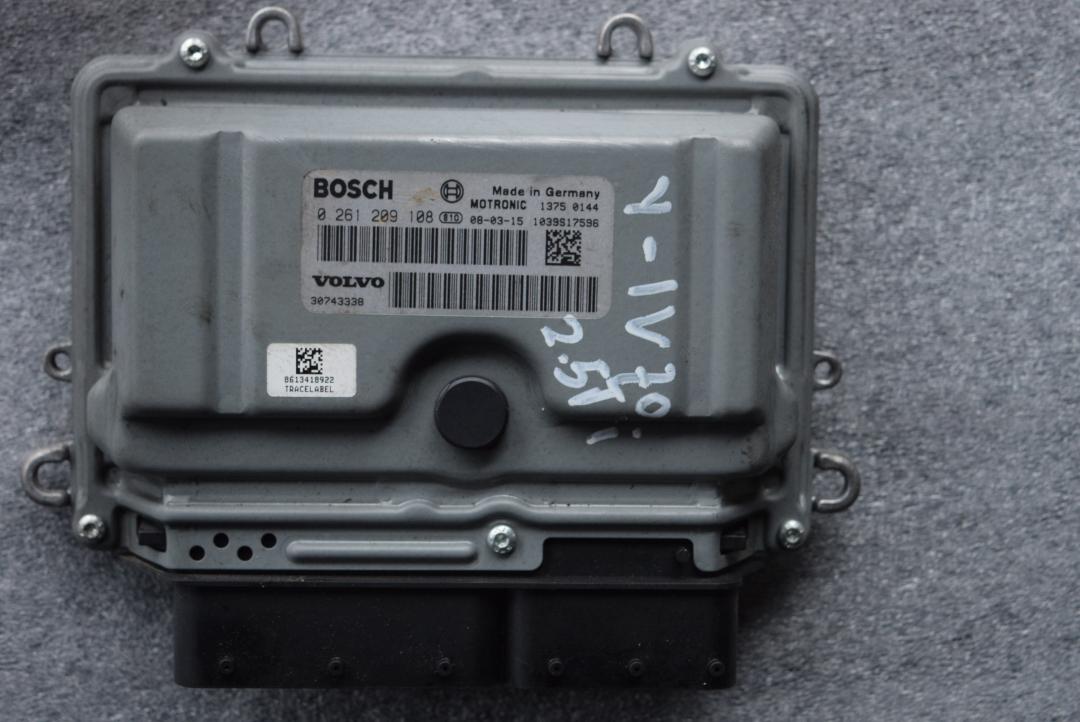 блок управления двигателем Volvo V70 3 поколение 2009, 2.5 л., B 5254 T6, бензин, АКПП, черный, универсал, передний привод, правый руль, 30743338, .0261209108 - фото №1