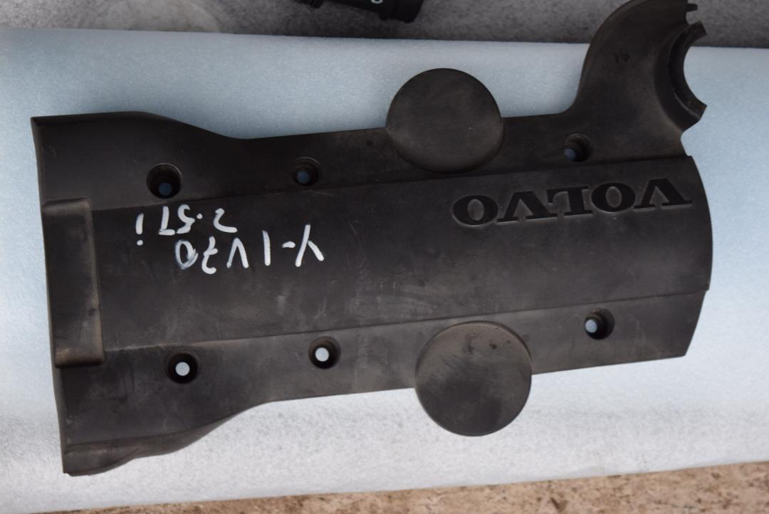декоративная крышка двигателя Volvo V70 3 поколение 2009, 2.5 л., B 5254 T6, бензин, АКПП, черный, универсал, передний привод, правый руль, 30650895 - фото №1