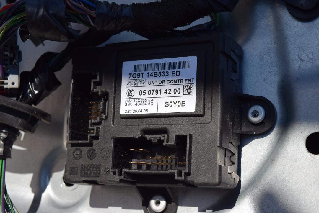 блок комфорта Volvo V70 3 поколение 2009, 2.5 л., B 5254 T6, бензин, АКПП, черный, универсал, передний привод, правый руль, 7G9T14B533ED - фото №1