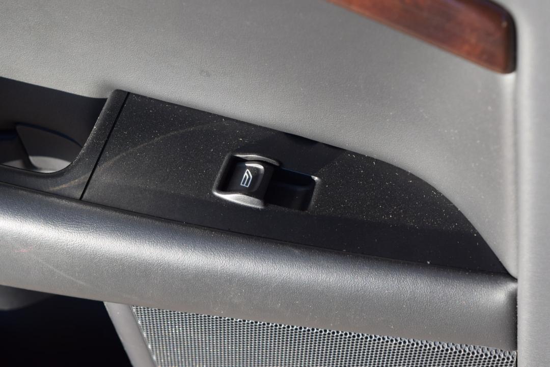 кнопка стеклоподъемника двери задней Volvo V70 3 поколение 2009, 2.5 л., B 5254 T6, бензин, АКПП, черный, универсал, передний привод, правый руль - фото №1