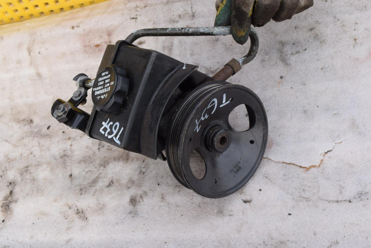 насос гидроусилителя руля Volvo V70 1 поколение 1998, 2.5 л., D 5252 T, дизель, МКПП, универсал - фото №1