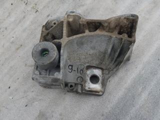 кронштейн двигателя Volvo XC70 3 поколение [рестайлинг] 2015, 2.4 л., D5, D 5244 T20, дизель, АКПП, универсал, полный подключаемый привод, 30681951