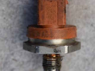 датчик давления топлива Volkswagen Golf 6 поколение 2010, 1.4 л., TSI, CAXA, бензин, МКПП, хетчбэк 5 дв., правый руль, 06J9060510