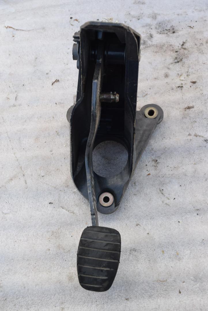 педаль сцепления Renault Laguna 2 поколение 2001, 1.8 л., бензин, хетчбэк 5 дв., 8200002856 - фото №1