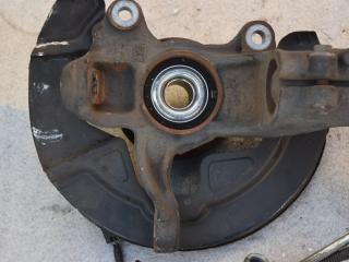 кулак поворотный правый Volvo V60 1 поколение 2012, 1.6 л., B 4164 T3, бензин, робот, черный, универсал, передний привод, правый руль