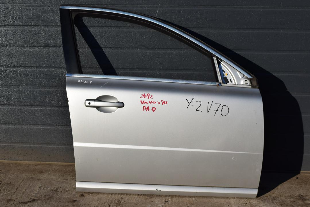 дверь передняя правая Volvo V70 3 поколение 2008, 2.5 л., B 5254 T6, бензин, АКПП, универсал, 31335589 - фото №1