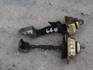 ограничитель открывания двери задней Nissan Primera P11 1997, 2.0 л., бензин