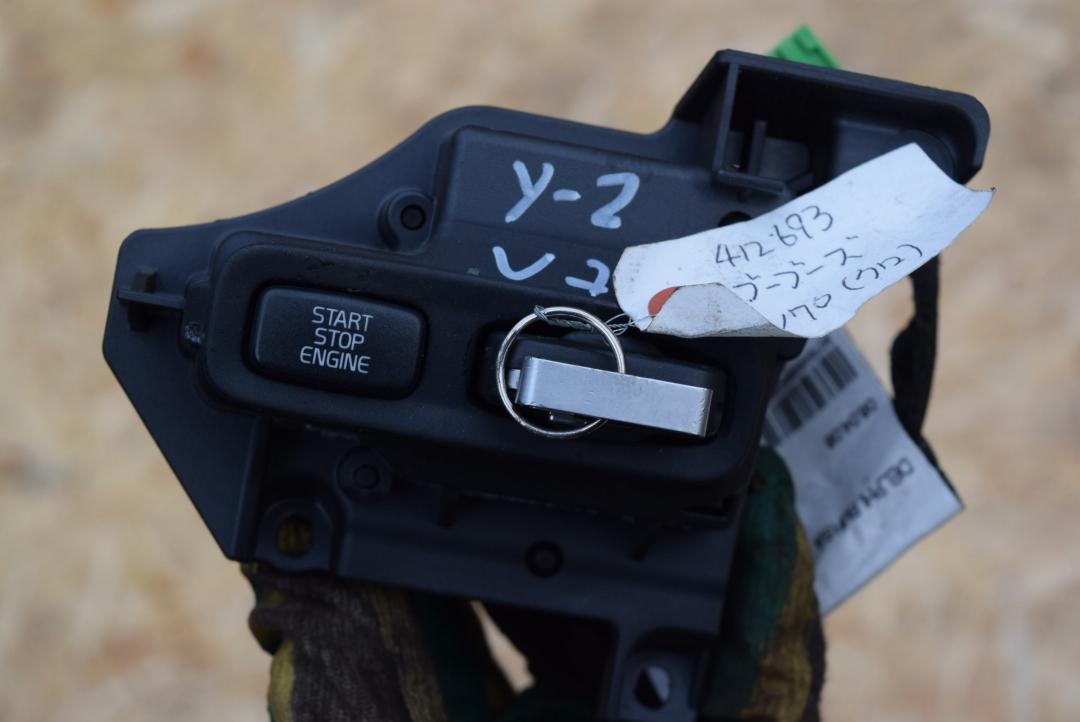 замок зажигания Volvo V70 3 поколение 2008, 2.5 л., B 5254 T6, бензин, АКПП, универсал, 30797945 - фото №1