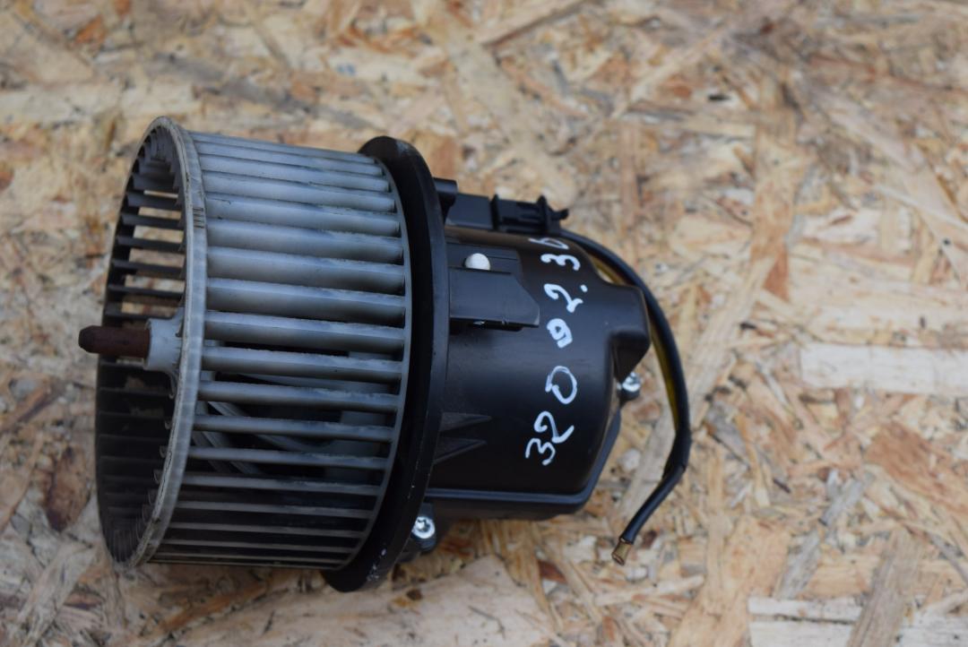 моторчик печки Volvo V70 3 поколение 2008, 2.5 л., B 5254 T6, бензин, АКПП, универсал, 6G9N18D413BA - фото №1