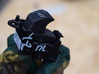 кнопка стеклоподъемника двери задней Volvo V70 3 поколение 2008, 2.5 л., B 5254 T6, бензин, АКПП, универсал, 30773272