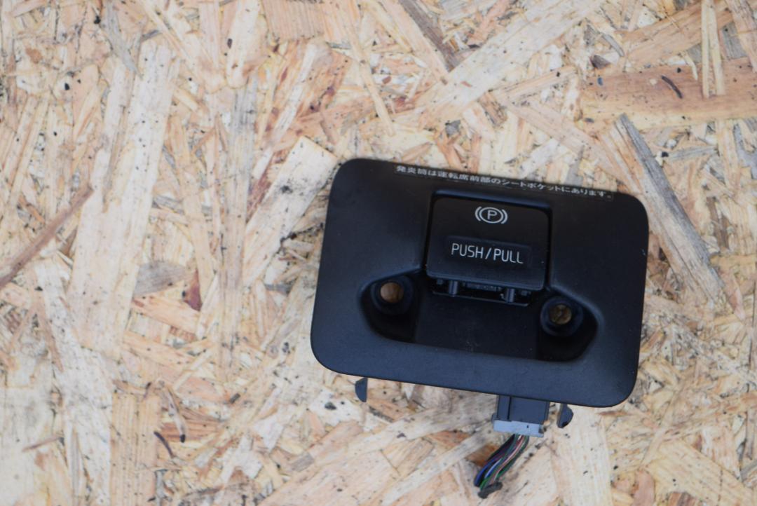 кнопка ручного тормоза (ручника) Volvo V70 3 поколение 2008, 2.5 л., B 5254 T6, бензин, АКПП, универсал, 30773539 - фото №1