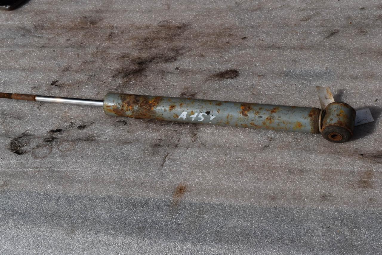 амортизатор задний Volkswagen Passat B3 1991, 2.0 л., бензин, 357513031S - фото №1