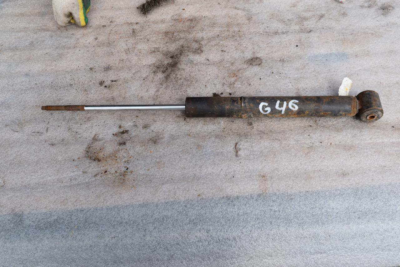 амортизатор задний Volkswagen Polo 3 поколение 1999, 1.4 л., бензин, 6K0513031F - фото №1