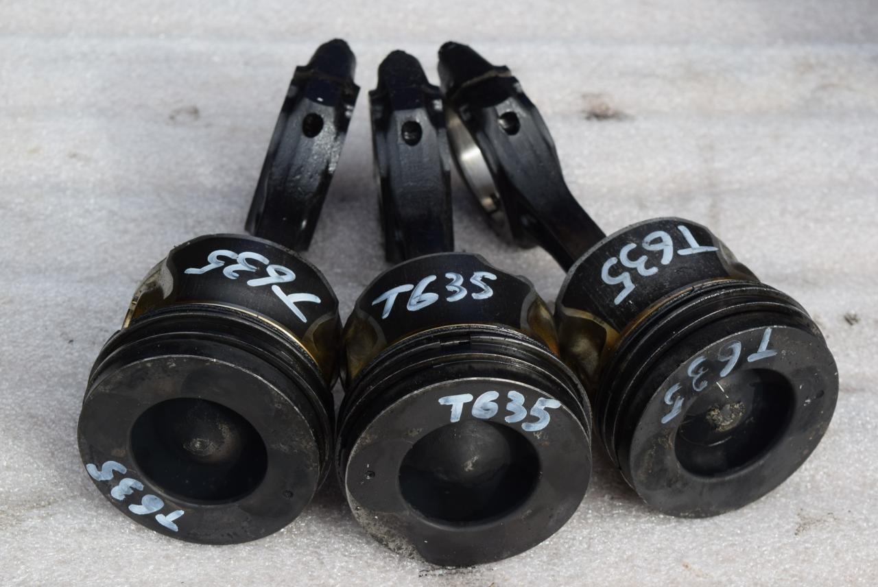 поршень Hyundai Matrix 1 поколение 2003, 1.5 л., D3EA, дизель, МКПП - фото №1