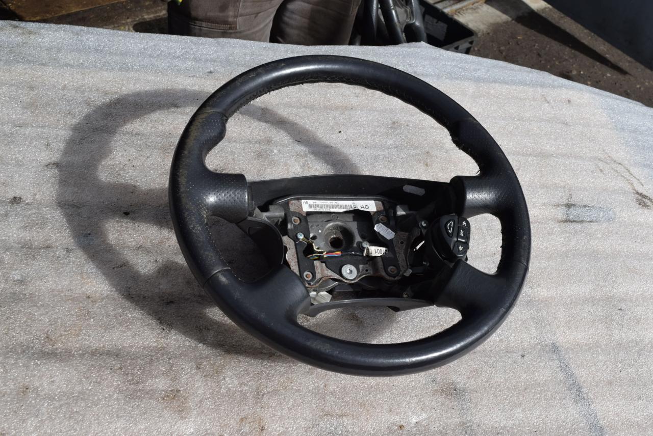 руль Nissan Almera Tino V10 2001, 2.2 л., дизель - фото №1