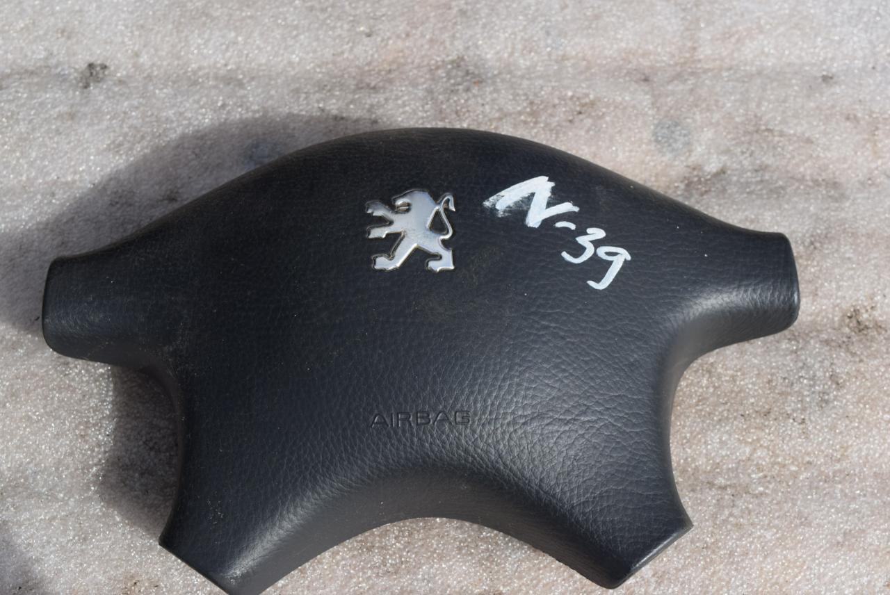 подушка безопасности водителя Peugeot 406 1 поколение 1998, 1.8 л., бензин, МКПП, универсал, 9629064ZL, 9629064 - фото №1