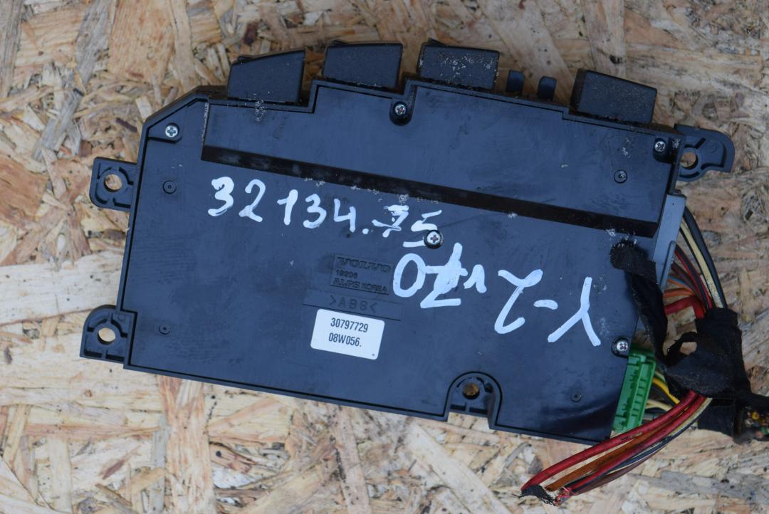 блок управления сиденьем Volvo V70 3 поколение 2008, 2.5 л., B 5254 T6, бензин, АКПП, универсал, 30797729 - фото №1