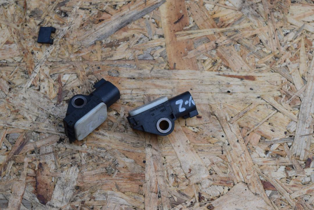 датчик удара Volvo V70 3 поколение 2008, 2.5 л., B 5254 T6, бензин, АКПП, универсал, 31264396 - фото №1