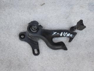 захватный крюк капота Volvo V70 3 поколение 2009, 2.5 л., B 5254 T6, бензин, АКПП, черный, универсал, передний привод, правый руль, 30779840