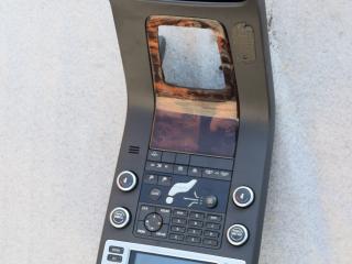 консоль салона Volvo V70 3 поколение 2009, 2.5 л., B 5254 T6, бензин, АКПП, черный, универсал, передний привод, правый руль, 30791456