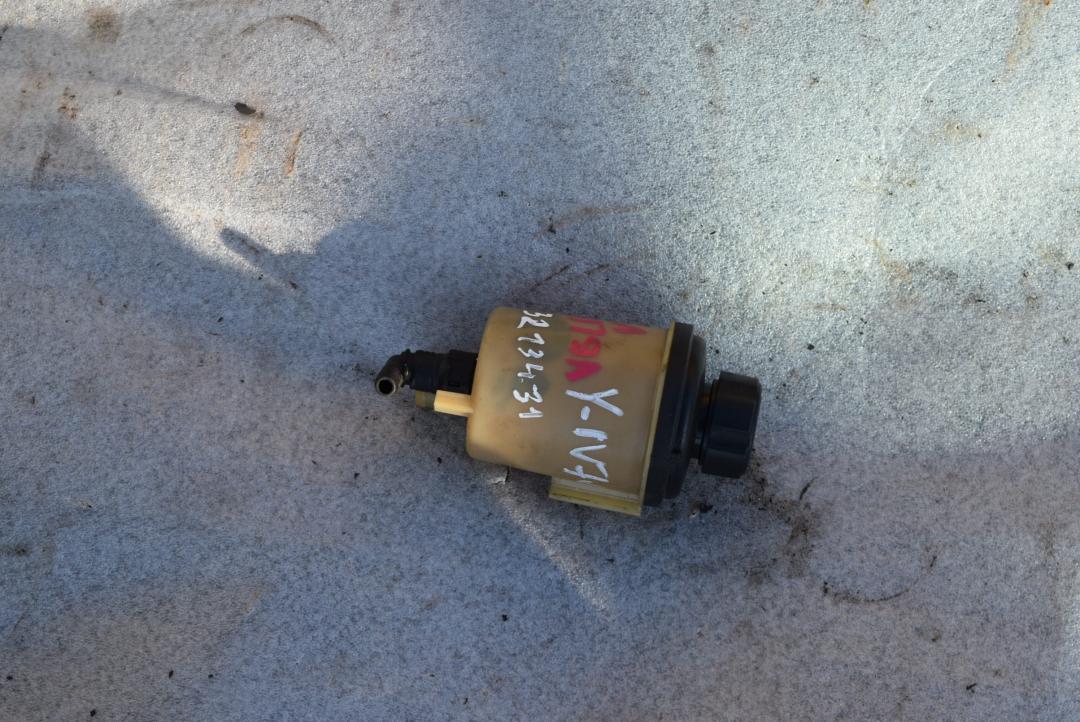 бачок гидроусилителя Volvo V70 3 поколение 2009, 2.5 л., B 5254 T6, бензин, АКПП, черный, универсал, передний привод, правый руль, 6C913R700BC - фото №1