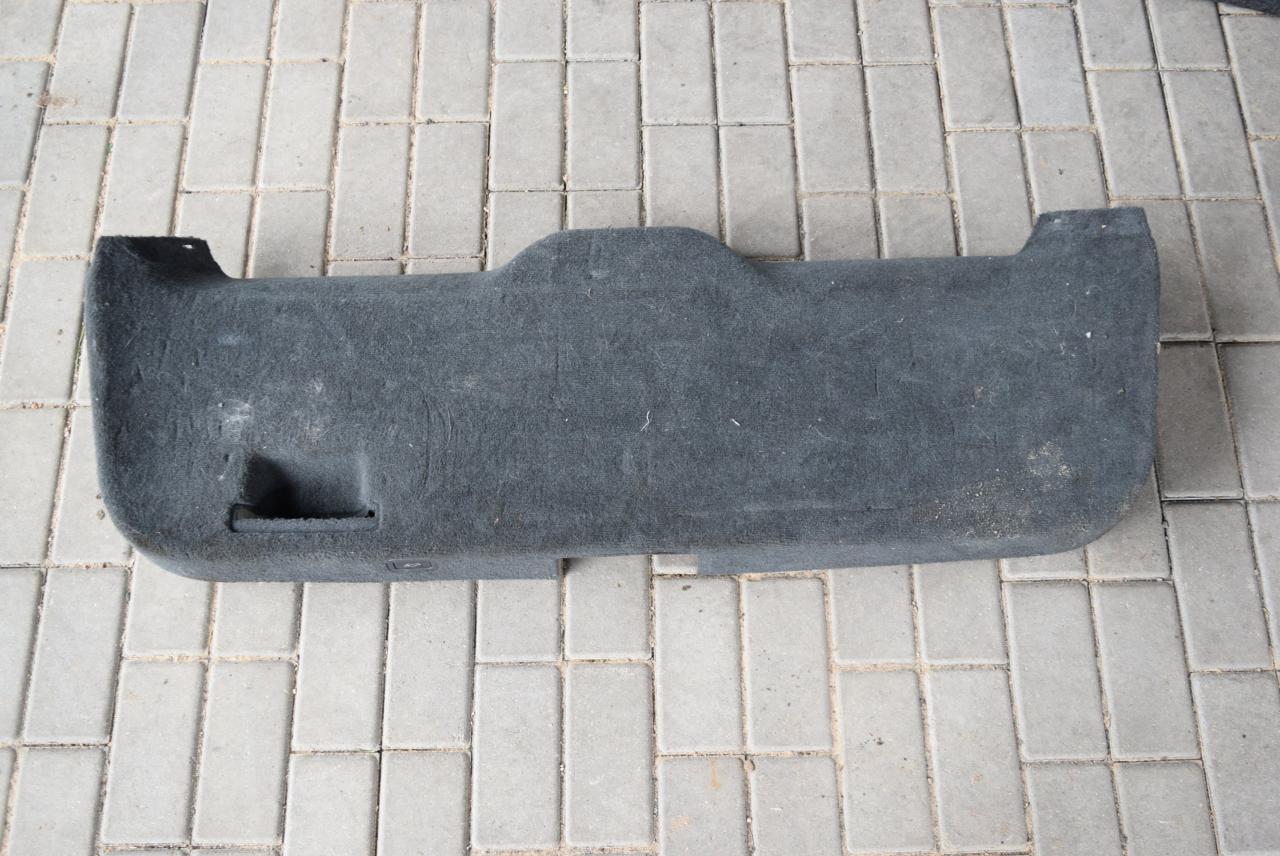 обшивка крышки багажника Volvo V70 3 поколение 2009, 2.5 л., B 5254 T6, бензин, АКПП, черный, универсал, передний привод, правый руль - фото №1