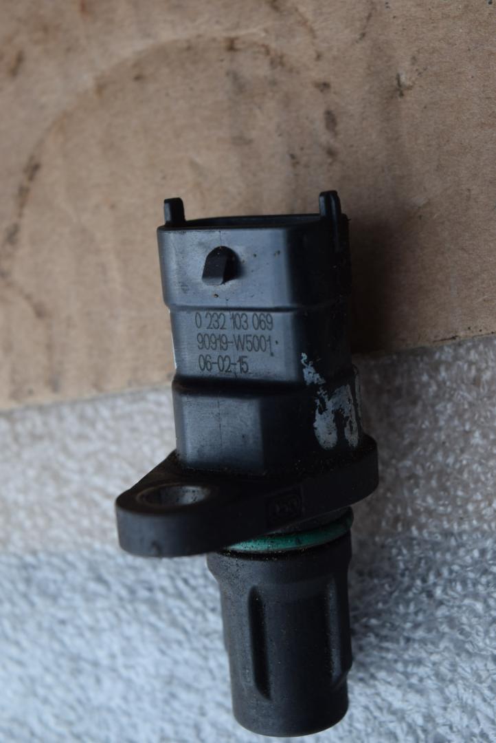 датчик распредвала Peugeot 107 1 поколение 2008, 1.0 л., бензин, МКПП, 0232103069 - фото №1