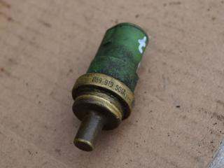 датчик температуры охлаждающей жидкости Volkswagen Passat B5 [рестайлинг] 2002, 1.9 л., дизель, МКПП, седан, 059919501A