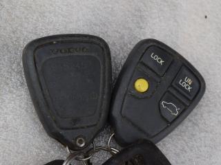 Брелок (пульт дистанционного управления) Volvo V70 2 поколение 2002, 2.5 л., дизель, МКПП, универсал, 9452457