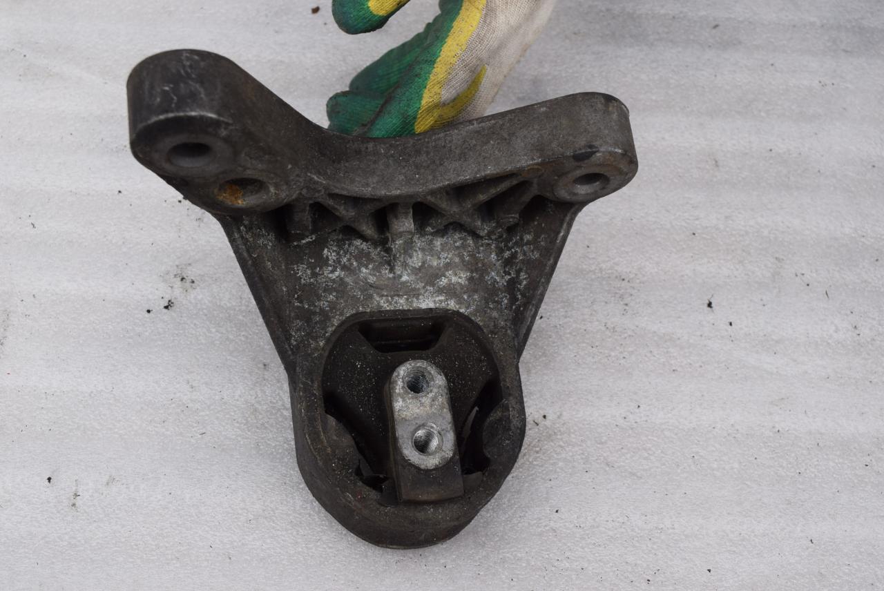 подушка крепления двигателя Ford Ka 1 поколение 1998, 1.3 л., бензин - фото №1