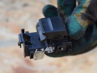 кнопка стеклоподъемника двери Toyota Yaris XP9 [рестайлинг] 2010, 1.4 л., 1ND-TV, дизель, МКПП, хетчбэк 5 дв., правый руль, 8292D8N