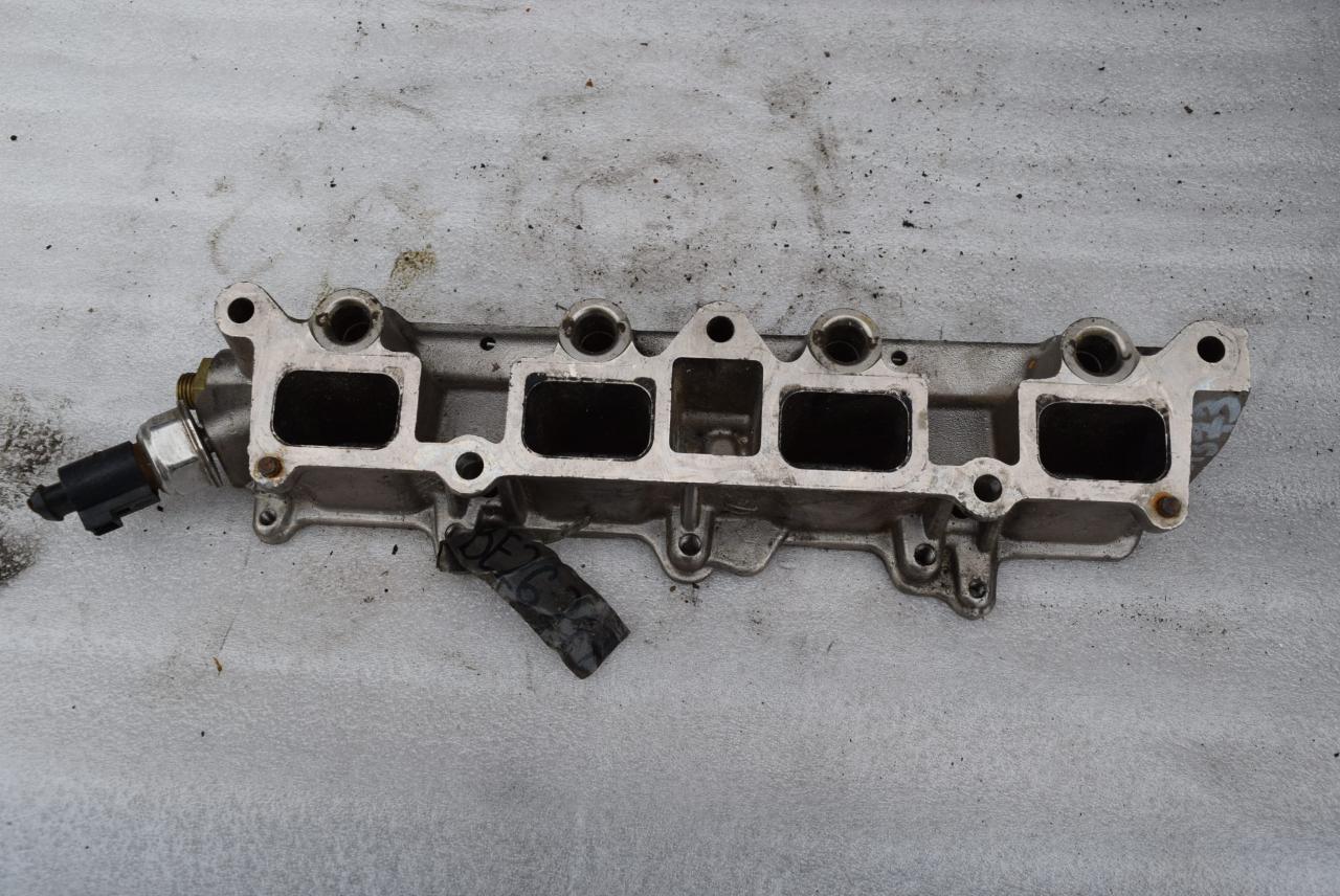 топливная рампа Volkswagen Golf 6 поколение 2010, 1.4 л., бензин, 03C906051H - фото №1