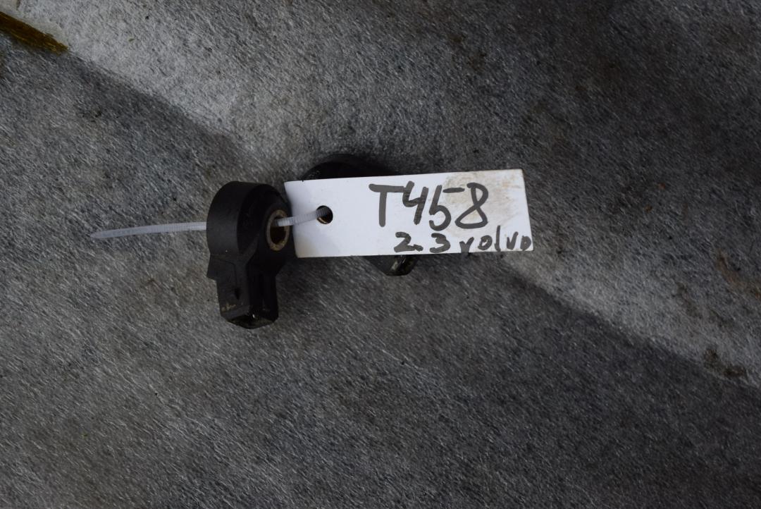 датчик детонации Volvo S70 1 поколение 1997, 2.3 л., B 5234 T5, бензин, АКПП, седан, передний привод, 0261231046 - фото №1