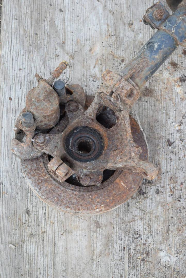 ступица передняя левая Ford Ka 1 поколение 1998, 1.3 л., бензин - фото №1