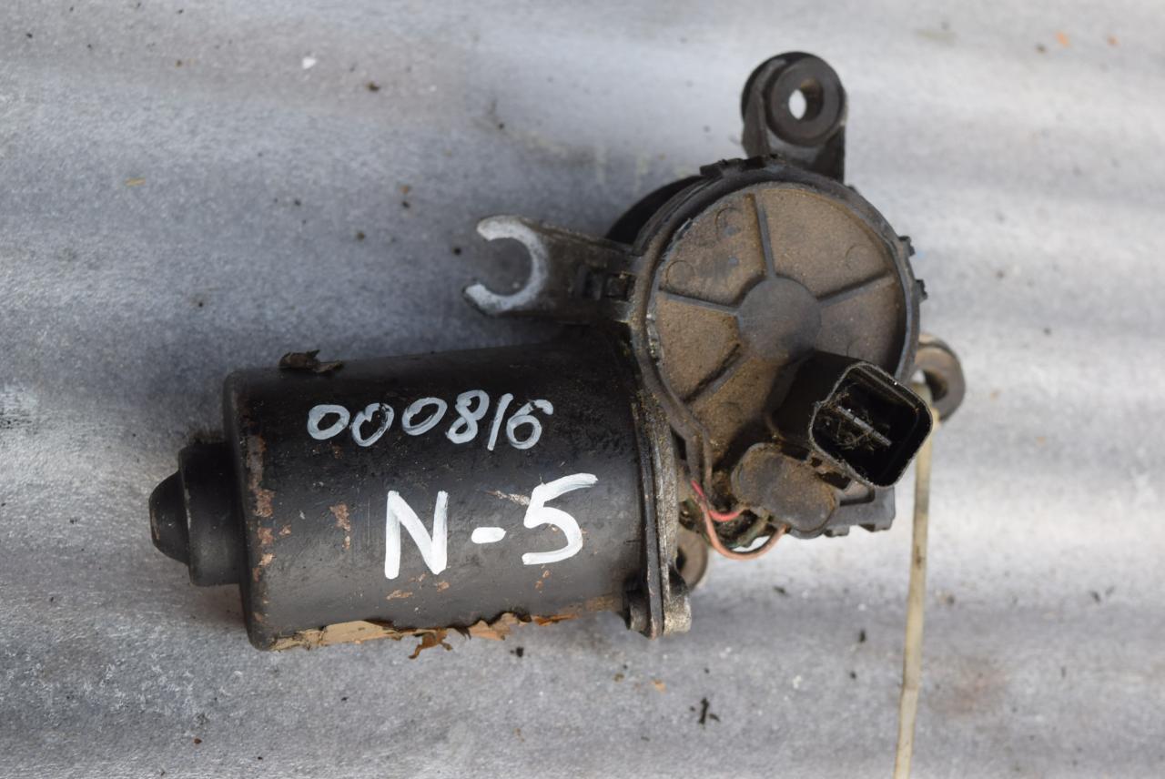 моторчик передних стеклоочистителей (дворников) Hyundai Accent 1 поколение (X3) 1996, бензин, 9810029000 - фото №1