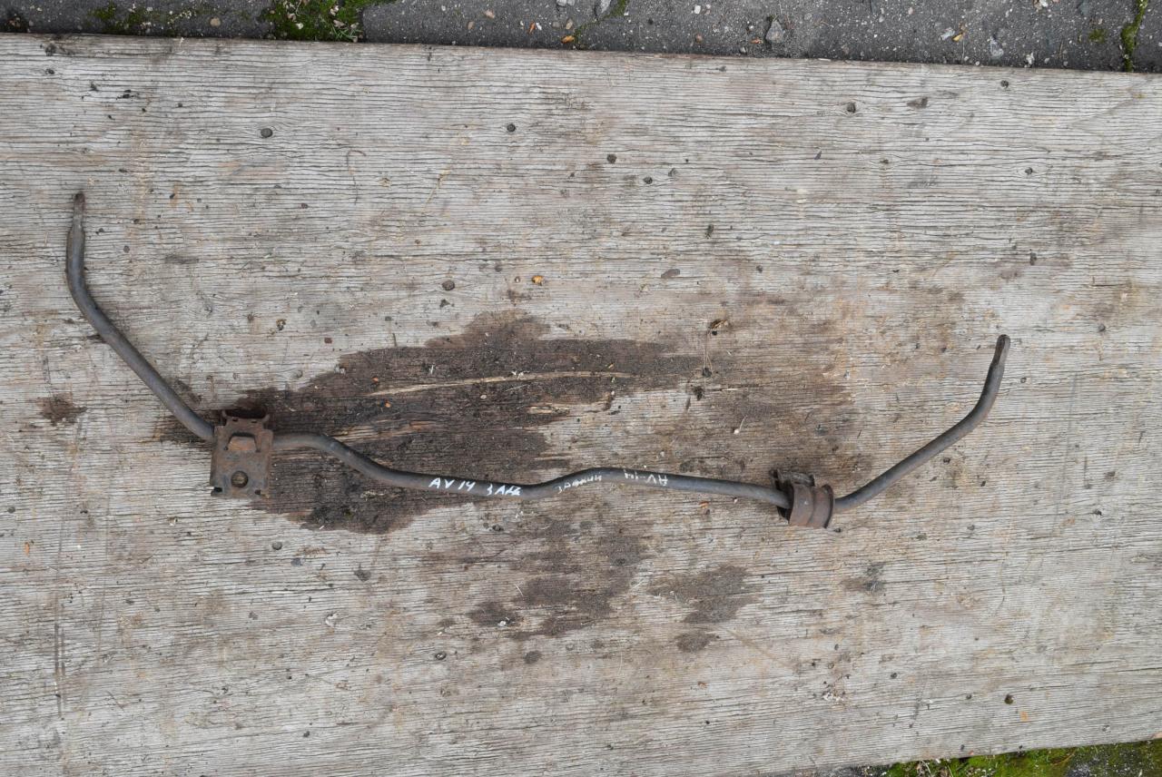 стабилизатор подвески задний Chrysler Grand Voyager 4 поколение 2003, 2.5 л., дизель, МКПП - фото №1