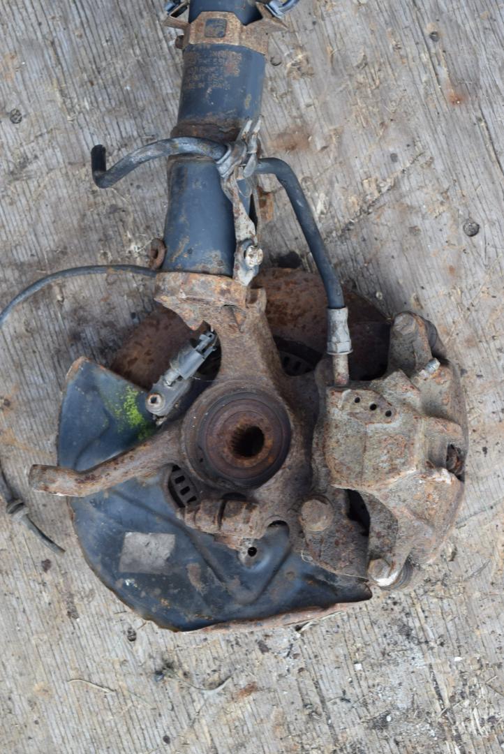 ступица передняя левая Volkswagen Polo 4 поколение 2002, 1.4 л., бензин - фото №1