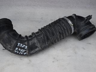 патрубок воздушного фильтра Volvo S40 1 поколение [рестайлинг] 2003, 2.0 л., бензин, АКПП, седан, 30620869