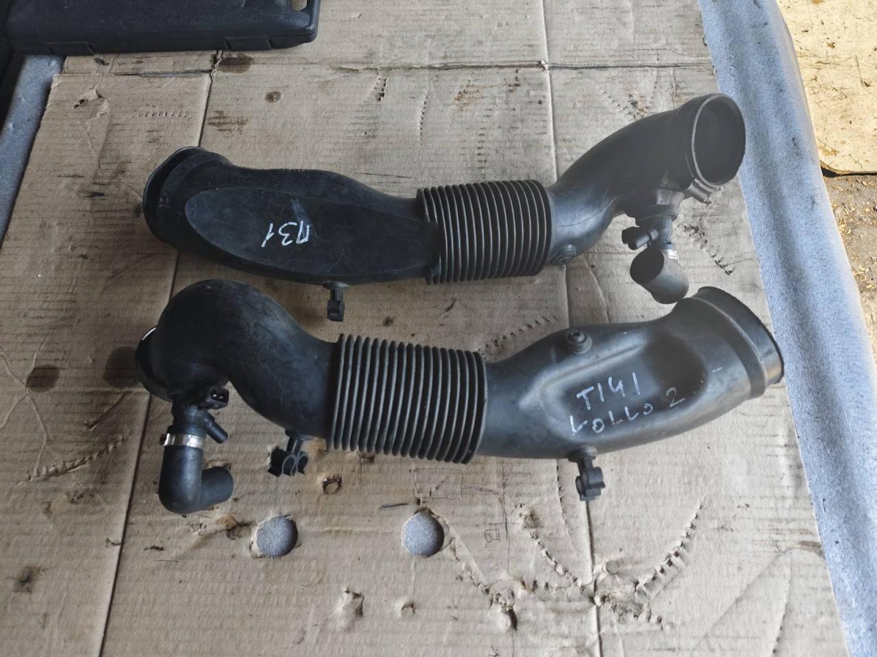 патрубок воздушного фильтра Volvo S70 1 поколение 2000, 2.5 л., дизель, МКПП, седан, 9485294 - фото №1