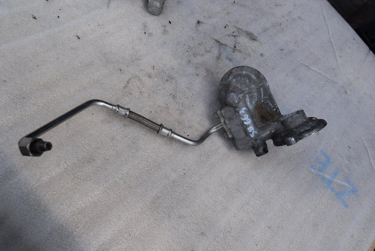 кронштейн масляного фильтра Volvo S80 1 поколение 2000, 2.5 л., D 5252 T, дизель, АКПП, седан, 074115417E - фото №1