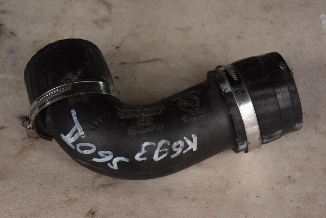 патрубок интеркулера Volvo S60 2 поколение 2011, 2.0 л., дизель, АКПП, серый, седан, правый руль, 30751920 - фото №1