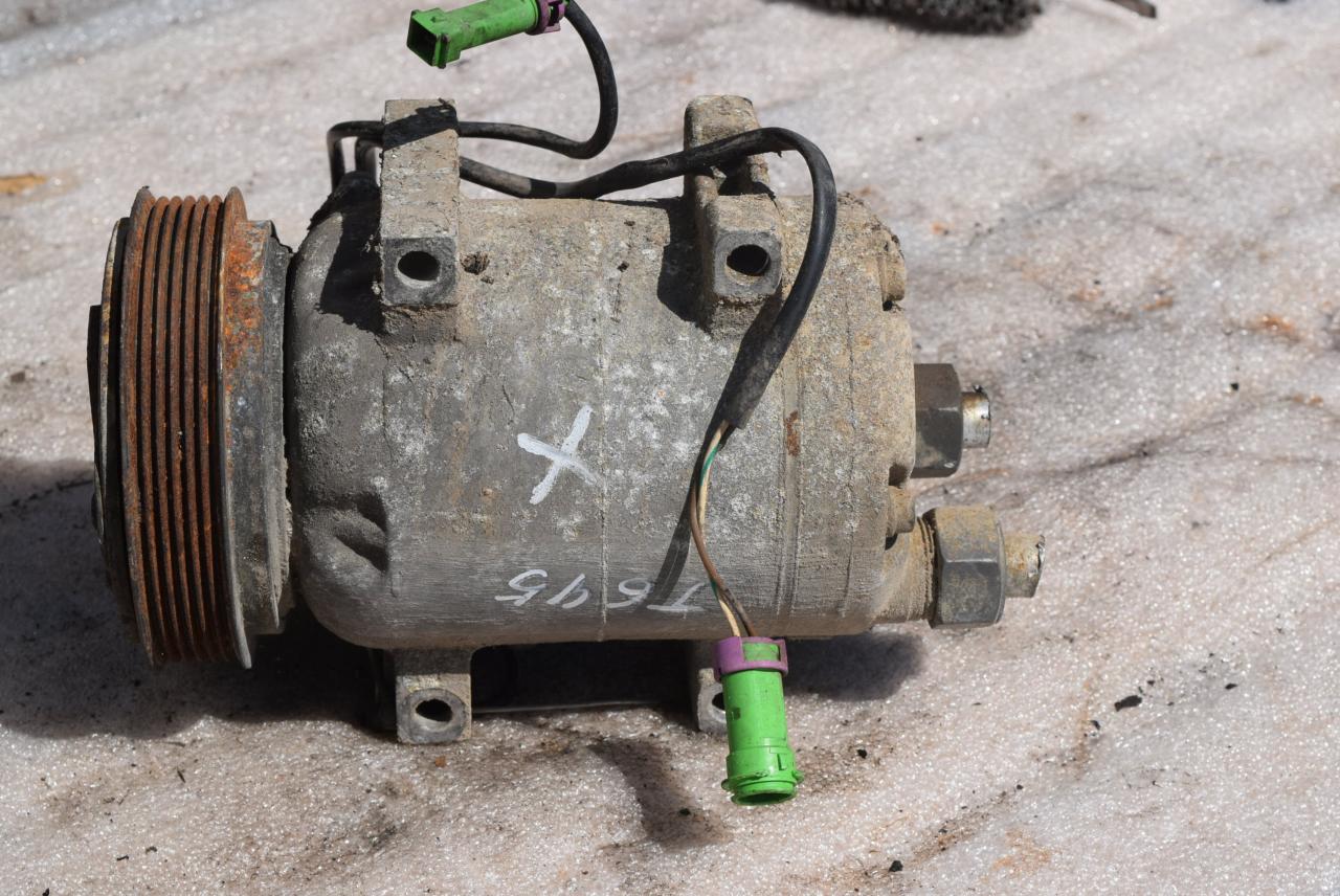 компрессор кондиционера Audi 100 4A/C4 1993, 2.5 л., TDi, AAT, дизель, МКПП, седан, 8A0260805D - фото №1