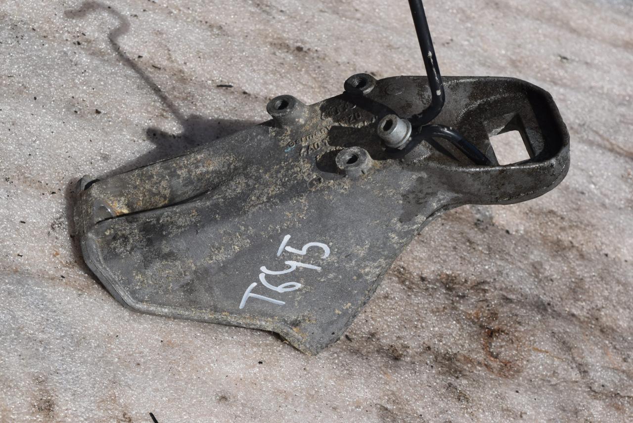 кронштейн двигателя Audi 100 4A/C4 1993, 2.5 л., TDi, AAT, дизель, МКПП, седан, 4A0199307A - фото №1