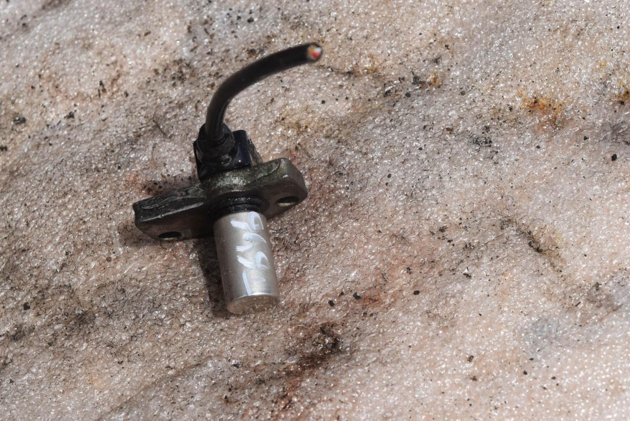 датчик коленвала Audi 100 4A/C4 1993, 2.5 л., TDi, AAT, дизель, МКПП, седан, 034905381A - фото №1