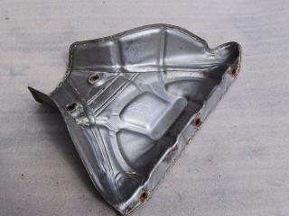 защита (экран) выпускного коллектора Volvo V50 1 поколение [рестайлинг] 2007, 2.4 л., i, B 5244 S5, бензин, АКПП, универсал, 30713261