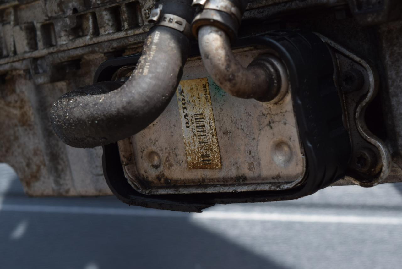 радиатор масляный Volvo S60 1 поколение 2001, 2.4 л., Ti, B 5244 T3, бензин, АКПП, седан, передний привод, 9497225 - фото №1