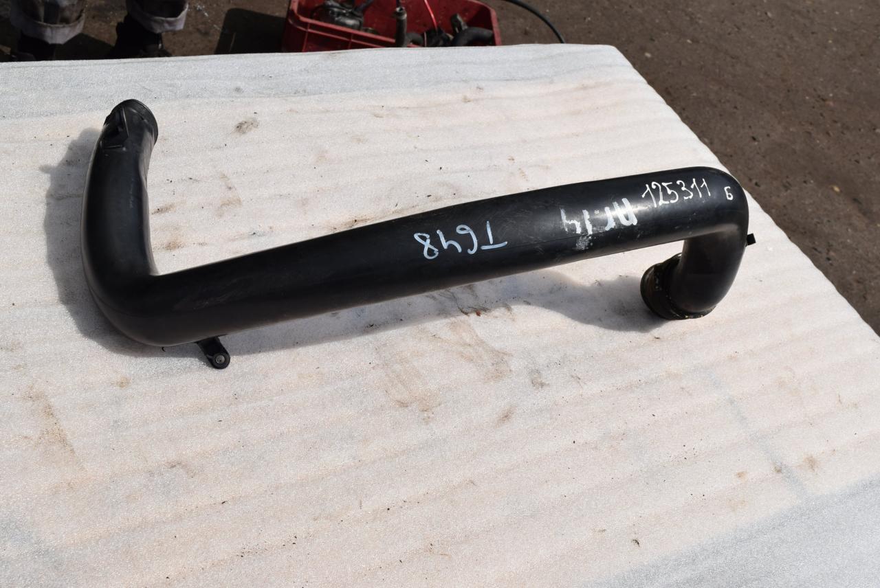 патрубок интеркулера Volvo S60 1 поколение 2001, 2.4 л., Ti, B 5244 T3, бензин, АКПП, седан, передний привод, 1282865 - фото №1