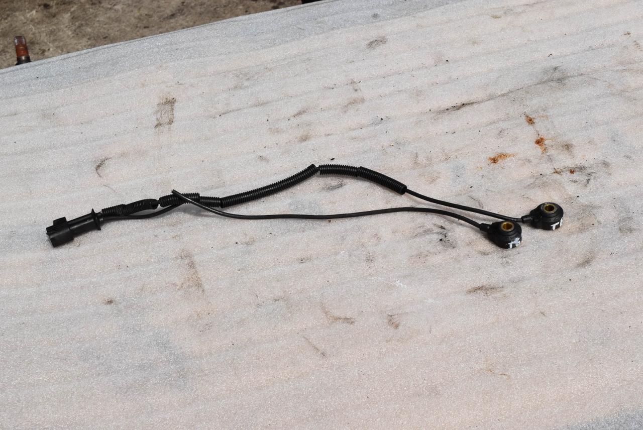 датчик детонации Volvo V70 2 поколение 2001, 2.3 л., Ti, B 5234 T3, бензин, АКПП, универсал, передний привод, 0261231142 - фото №1