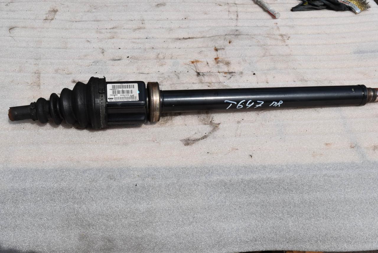 полуось передняя правая (приводной вал, ШРУС) Volvo V70 2 поколение 2001, 2.3 л., Ti, B 5234 T3, бензин, АКПП, универсал, передний привод, 8689211, P8689211 - фото №1